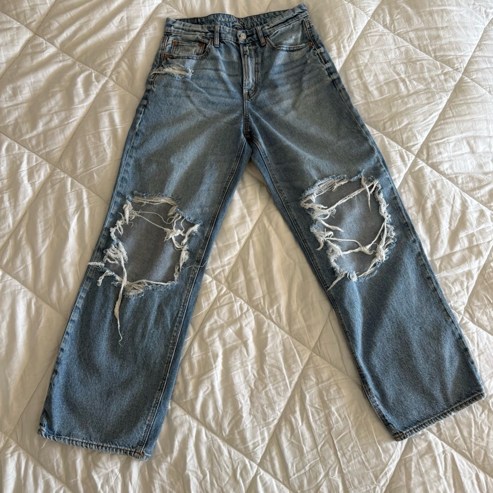 American Eagle Jeans, 6 Regular. Strigid. Ripped.